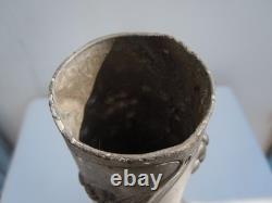 Vase etain decor houx d'époque Art Nouveau signé Seigneurie