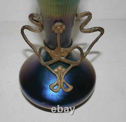 Vase irisé art nouveau dans le style verrerie de Loetz