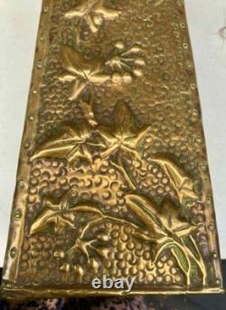 Vase métal repoussé d'ALFRED DAGUET époque 1900 Art Nouveau -N°2