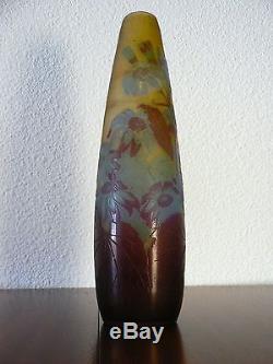Vase original d'Emile Gallé en verre multi-couches. ART NOUVEAU 1900 cassé collé