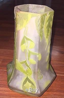 Vase pâte de verre décors art nouveau signé GALLE (22cm)