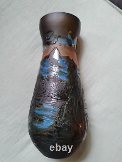Vase signé Gallé-verre multicouche-dégagé à l'acide-paysage lacustre-très joli