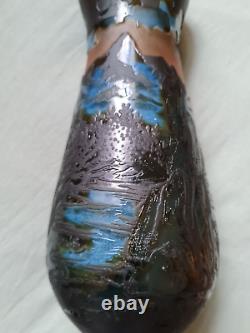 Vase signé Gallé-verre multicouche-dégagé à l'acide-paysage lacustre-très joli