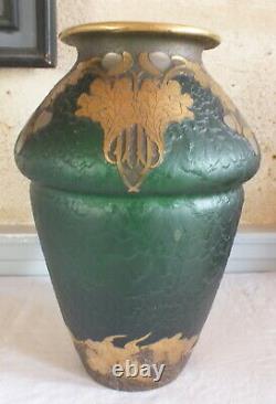 Vase signé Montjoye art nouveau