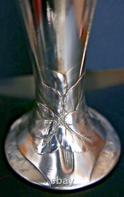 Vase soliflore métal argenté fabriqué par WMF en Allemagne ART NOUVEAU 29 cm